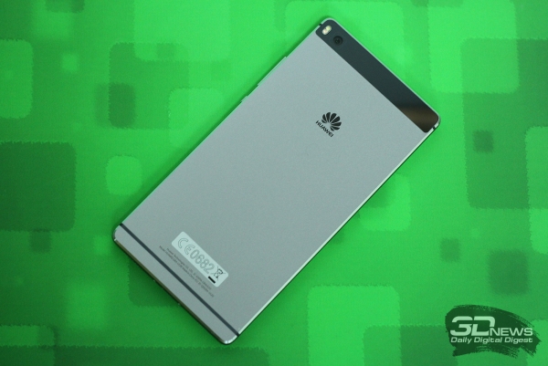 Huawei P8 – задняя панель