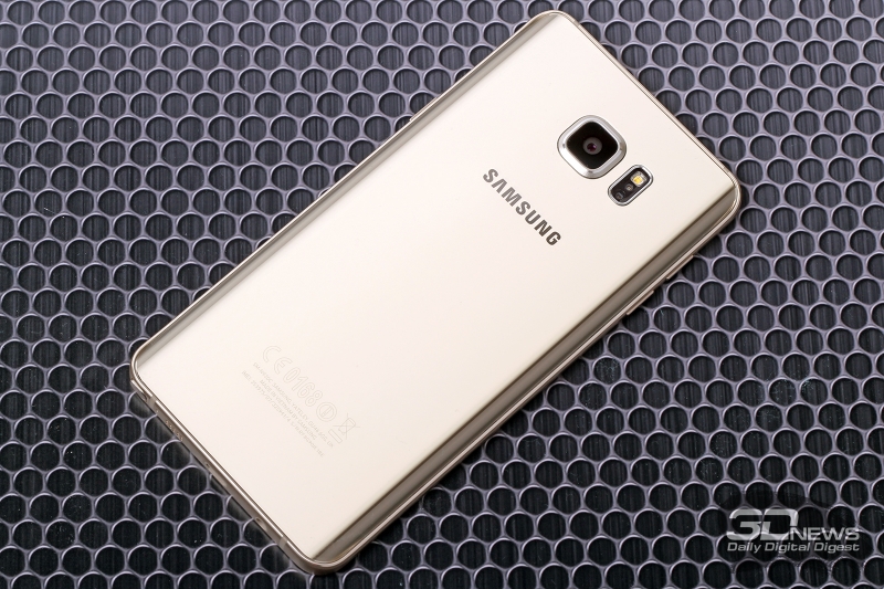 Samsung Galaxy Note5 – задняя панель