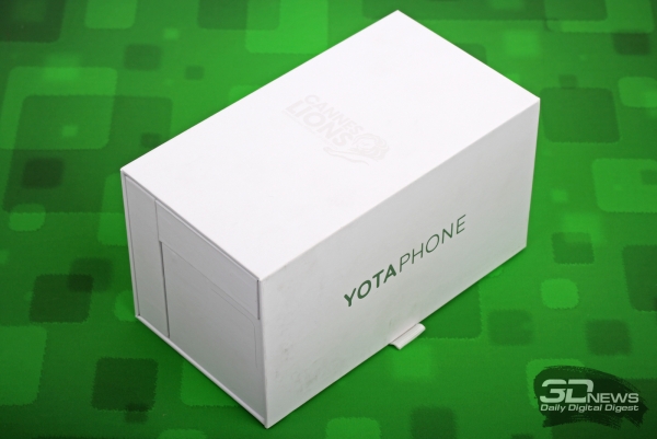 Yotaphone 2 – заводская коробка